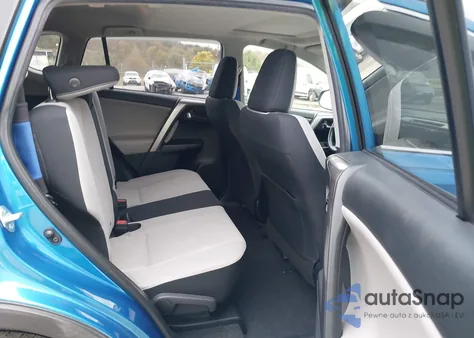 2018 Toyota Rav4 Xle z USA, uszkodzony, nr VIN JTMRFREVXJJ237542